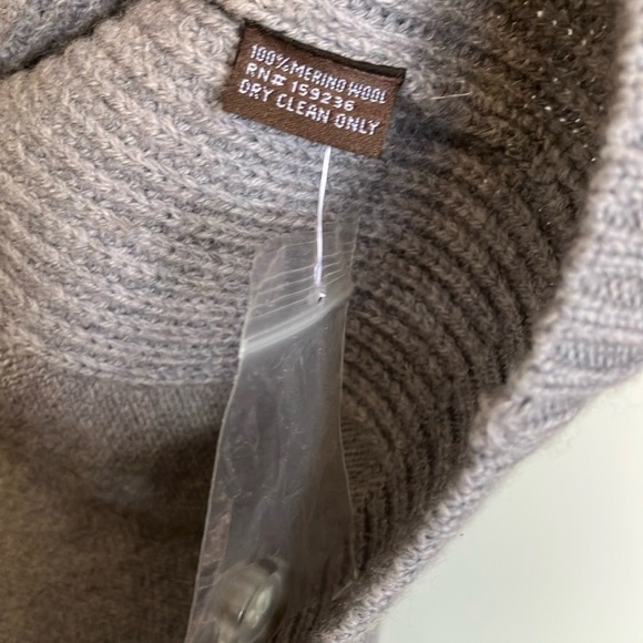 NWOT J. McLaughlin Gray Cardigan Sweater 100% merino wool with Mock Neck - Picture 4 of 5